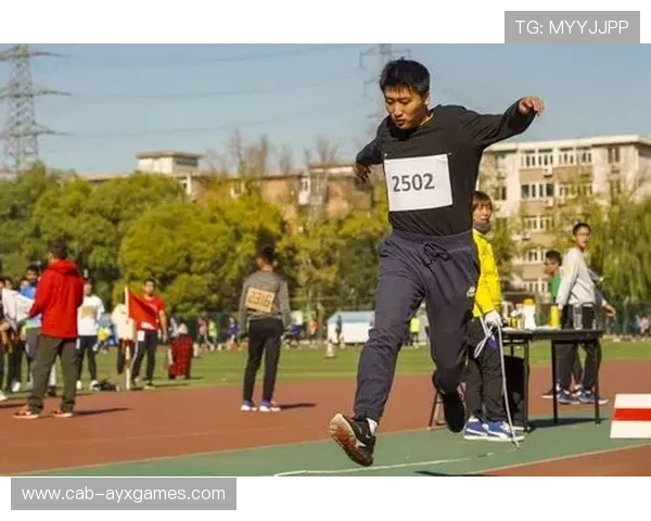 赛场追踪：每一圈背后的风云变幻，赛场逐鹿是什么意思